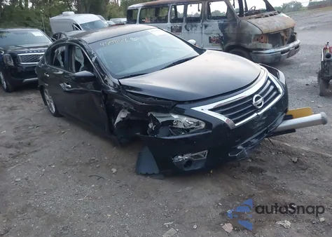 2015 Nissan Altima 2.5 Sv z USA, uszkodzony, nr VIN 1N4AL3AP8FC418585